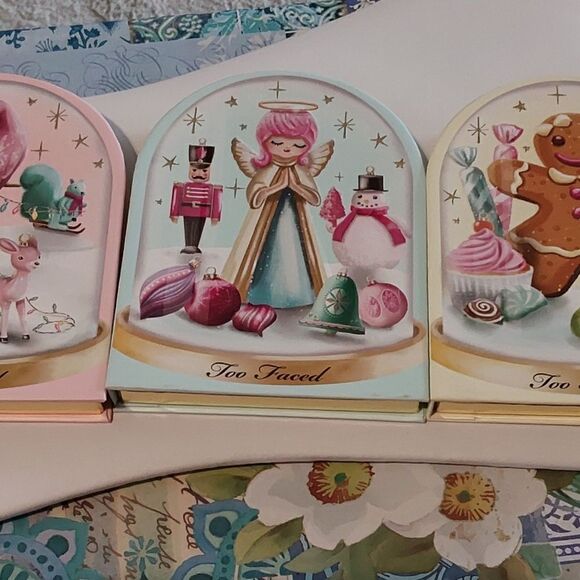BNIB~Too Faced Let it Snow Globes Limited Edition Makeup Collection - Picture 6 of 14